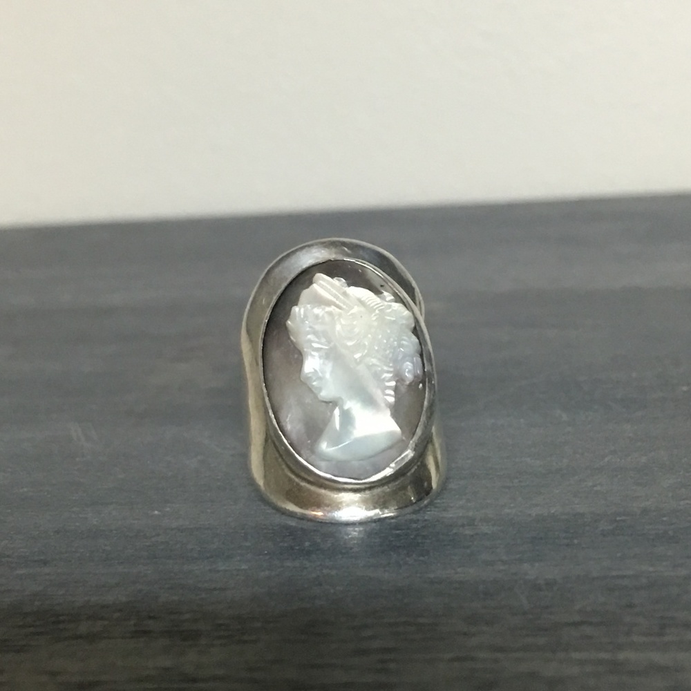 Silver Silhouette Ring